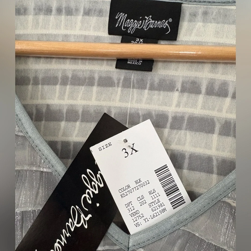 MAGGIE BARNES 3X NWT Silver Metallic Black V Neck Top 3/4 Sleeve Pleated Ruffle - Picture 2 of 15